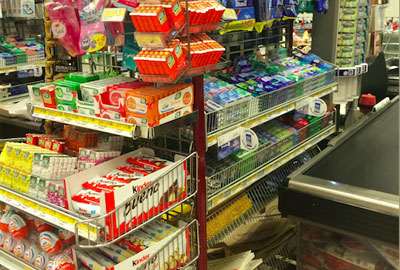 Scopri di più sull'articolo Supermercati: via dolci, caramelle e snack dalle casse. Firma la petizione!