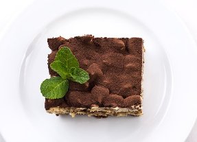 Scopri di più sull'articolo Richiamato tiramisù con scadenza decennale. Attenzione alla data indicata in etichetta!