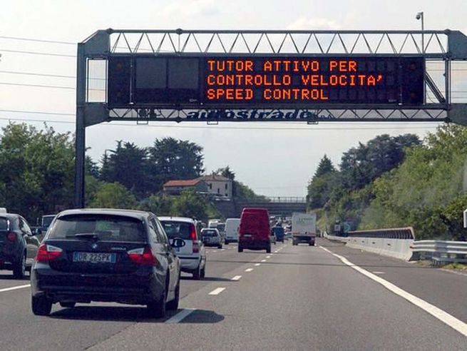 Scopri di più sull'articolo Spegnimento Tutor sulle autostrade, Movimento Difesa del Cittadino: si rispettino le regole e altolà alle multe a strascico per gli automobilisti.