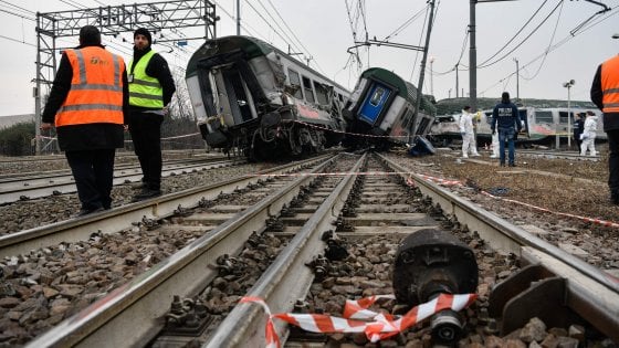 Al momento stai visualizzando Disastro ferroviario di Pioltello. MDC si costituisce parte civile nel processo di Milano contro RFI e lancia l’allarme sicurezza:” pochi i soldi del PNRR per il potenziamento delle reti ferroviarie regionali”