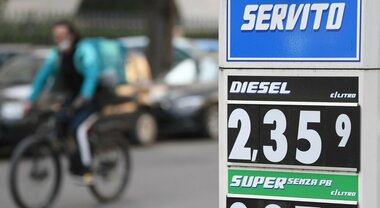 Scopri di più sull'articolo Rincari luce, gas e carburanti: truffa conclamata ai danni di milioni di consumatori e imprese. MDC presenta esposti alle procure e chiede l’intervento dell’Autorità Antitrust.  “Monitoreremo l’andamento degli aumenti. Siamo molto preoccupati per il potere di acquisto delle famiglie e per le difficoltà delle PMI”, dichiara il presidente MDC Antonio Longo.